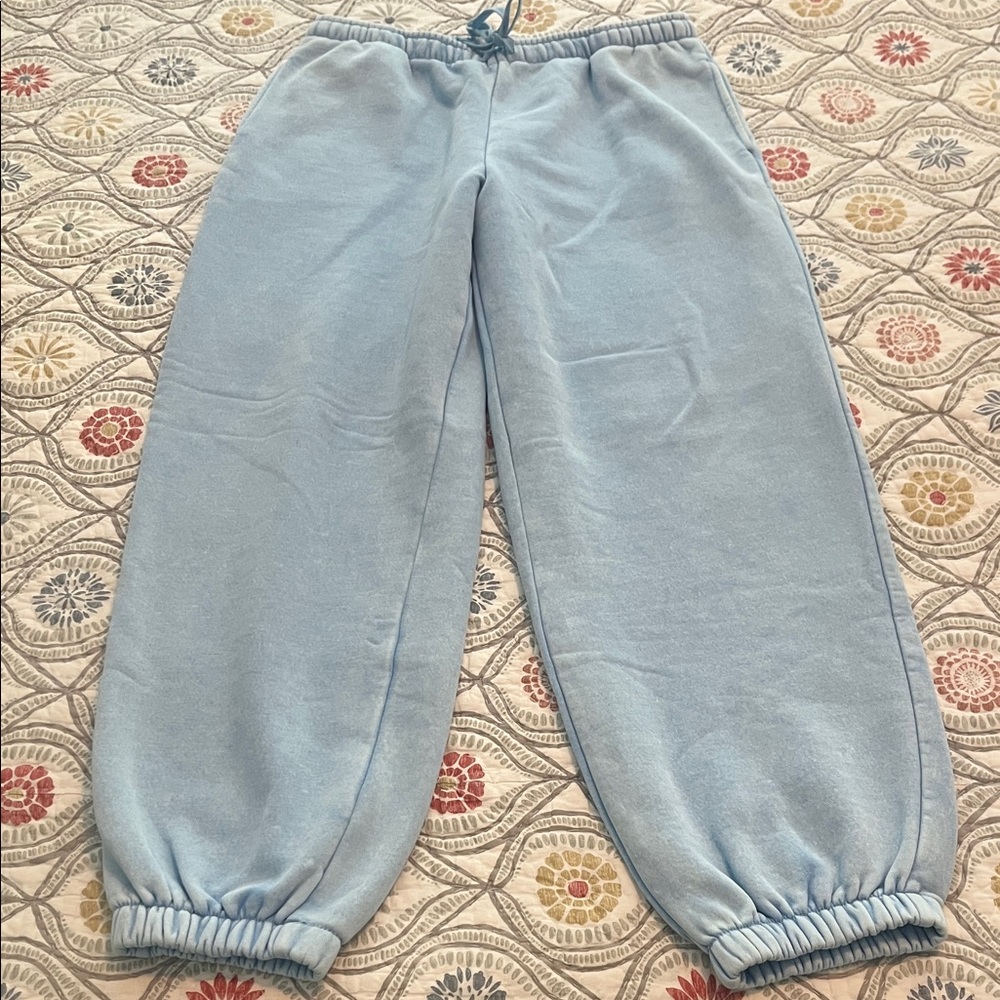 NWOT American Eagle Outfitters soft, comfy sweatpants, size S.